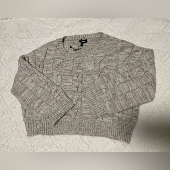 EXPRESS Chunky Cable Knit Crop Sweater size M - Picture 1 of 5